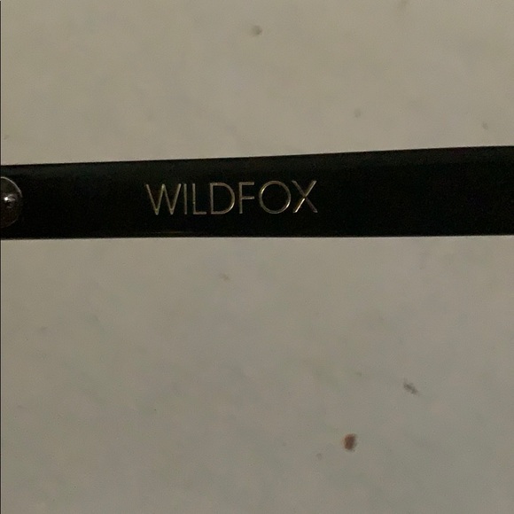 New in box WIldfox Smart Fox sunglasses black